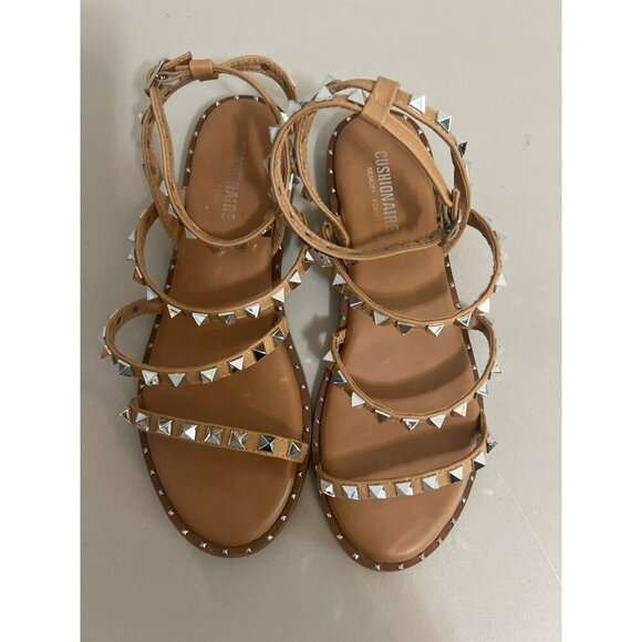 Cushionaire Memory Foam Tan with Silver Studded Ankle Strappy Sandals Sz 8M - Picture 2 of 4